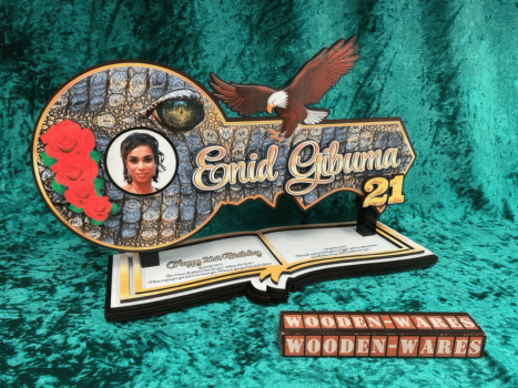 Stylish engraved wooden design