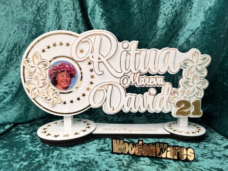 Elegant birthday key