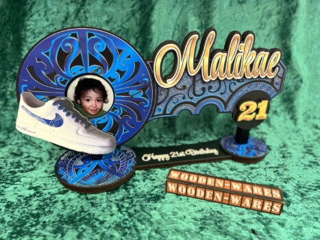 Striking birthday key